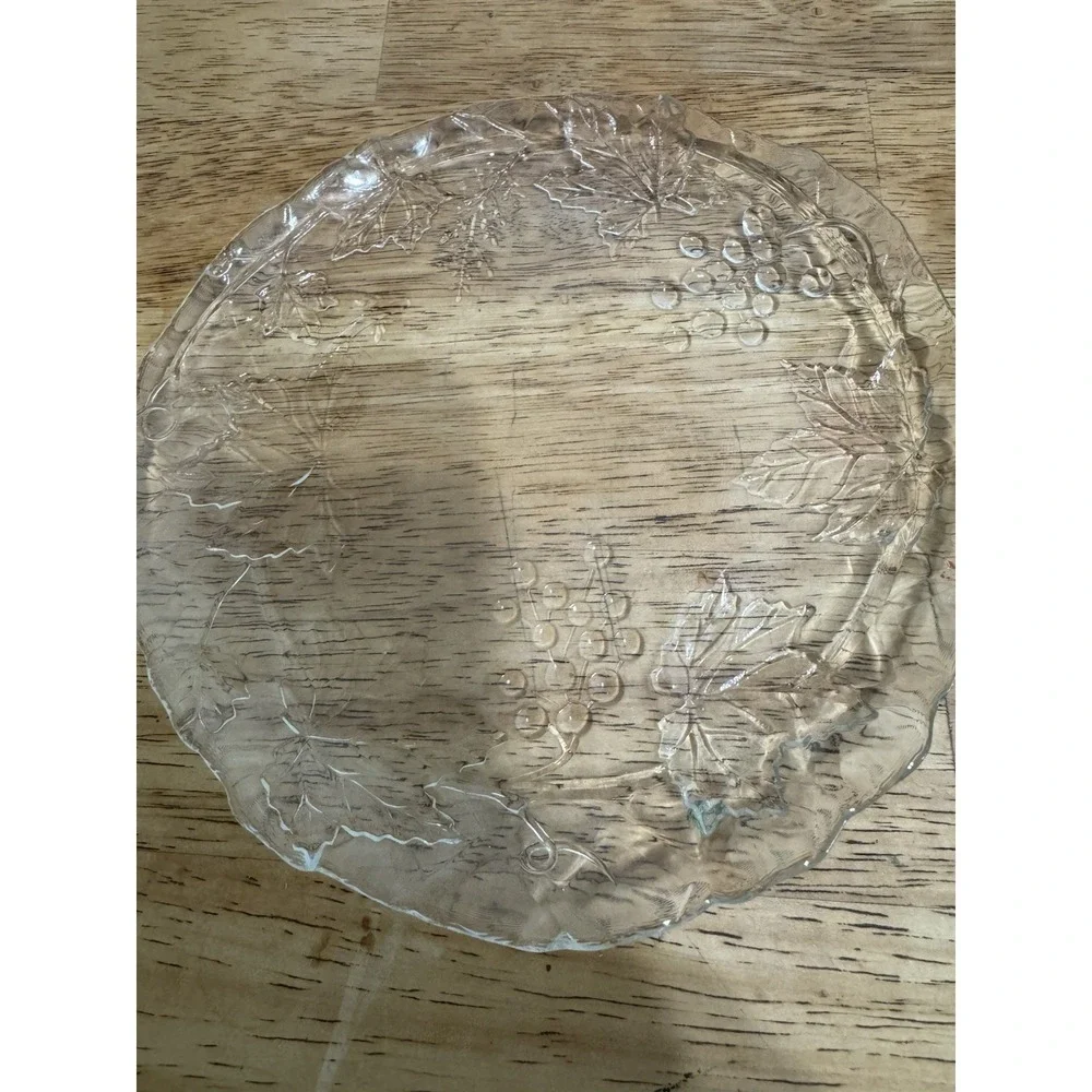 Vintage Clear Glass Serving Plate Embossed Grape Vine Leaf‎ Design
